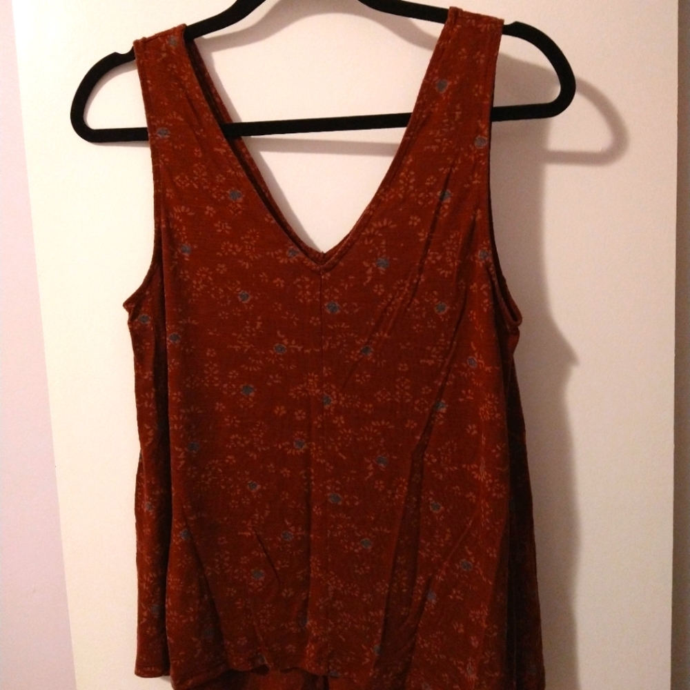 Old Navy high-low tank, Size Medium